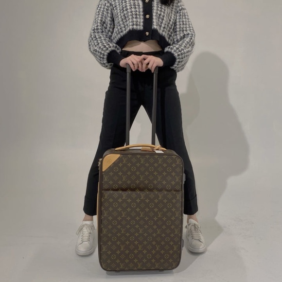 Louis Vuitton Pegase 55 Carry On 